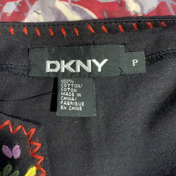 NEW w tags DKNY black flowered top, size petite - Picture 8 of 9